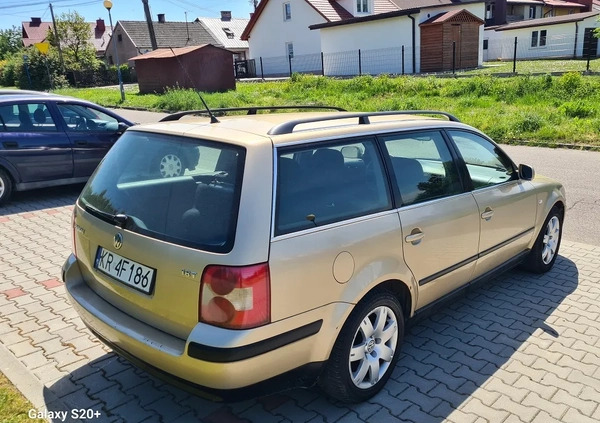 Volkswagen Passat cena 8900 przebieg: 290000, rok produkcji 2003 z Otwock małe 56